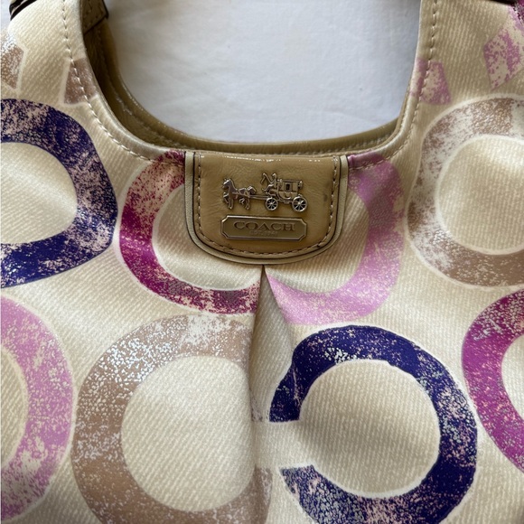 COACH Madison Signature Distressed OP Art Maggie
Shoulder Bag Hobo RARE - Picture 11 of 16